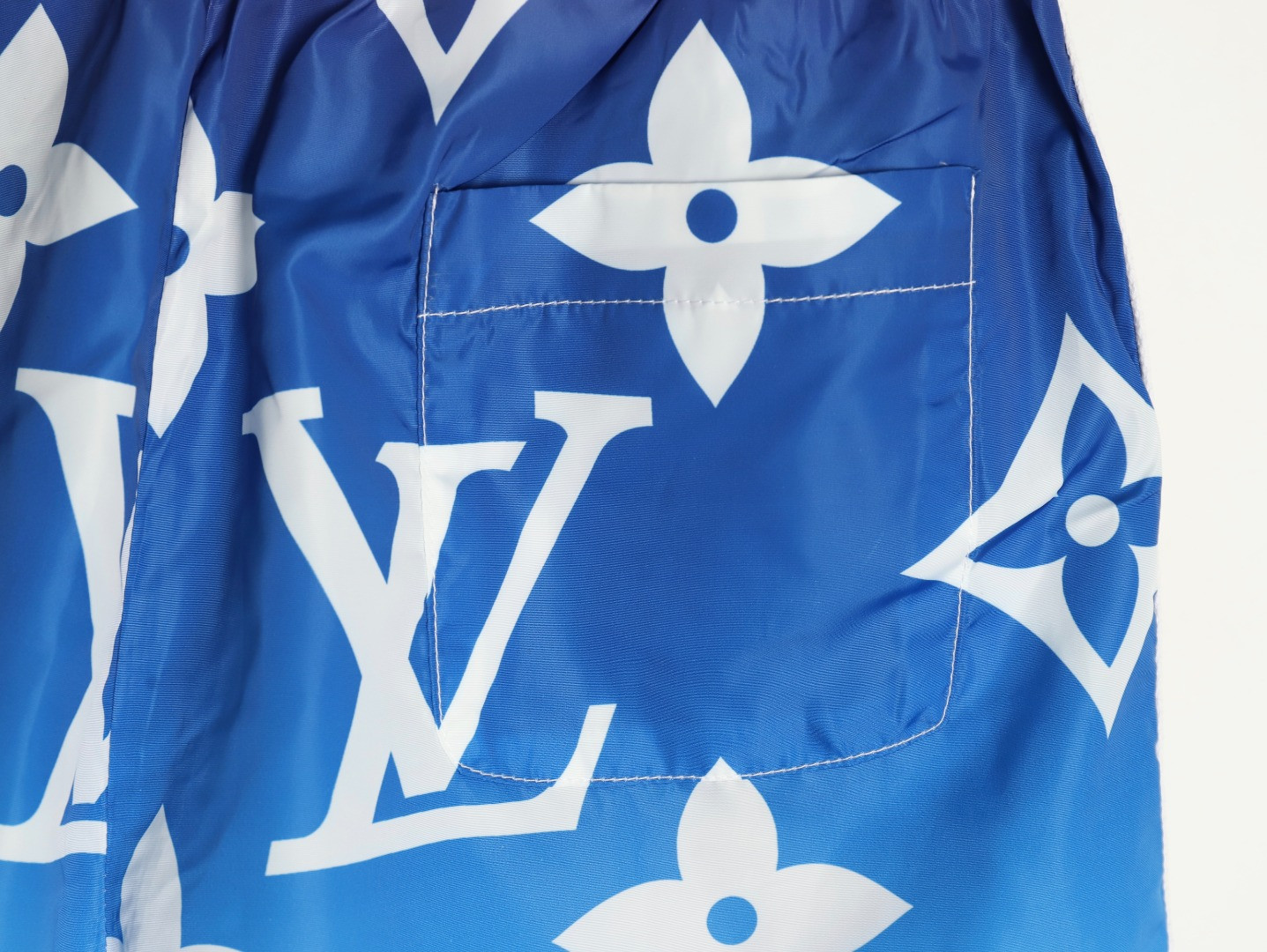 l0*is V*t0n lv shorts