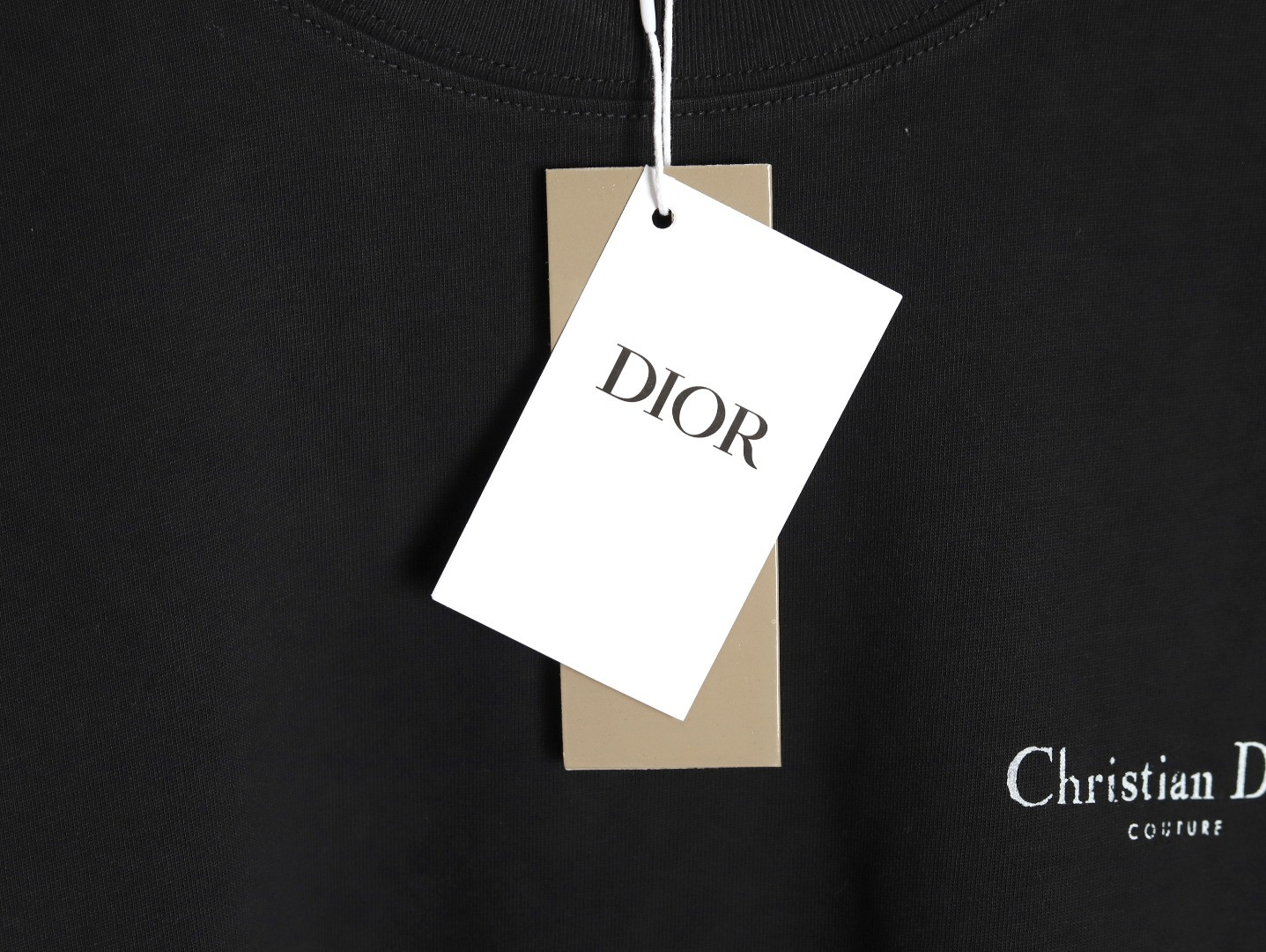 D*or short-sleeved t-shirt