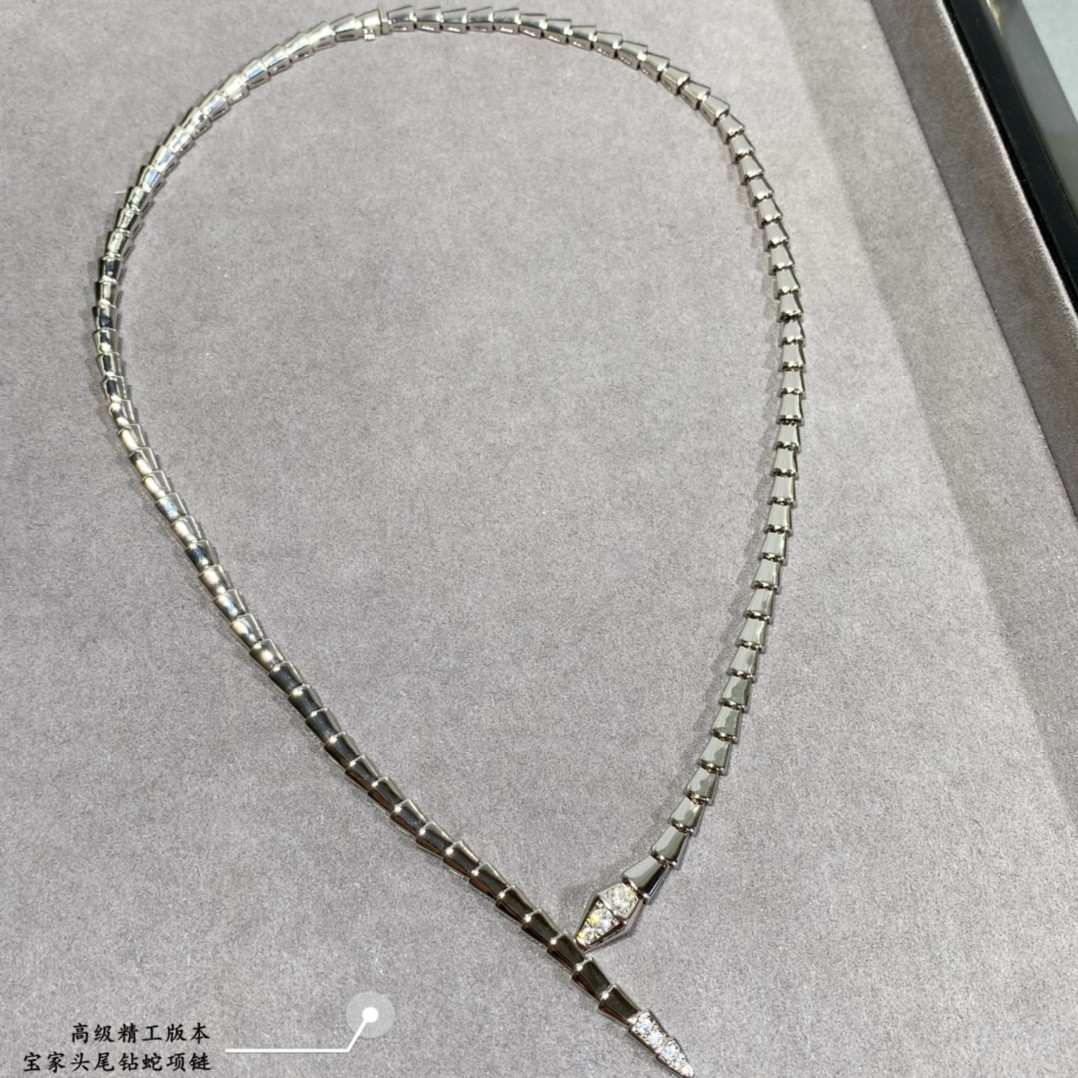 B*l*ai head and tail drill snake necklace