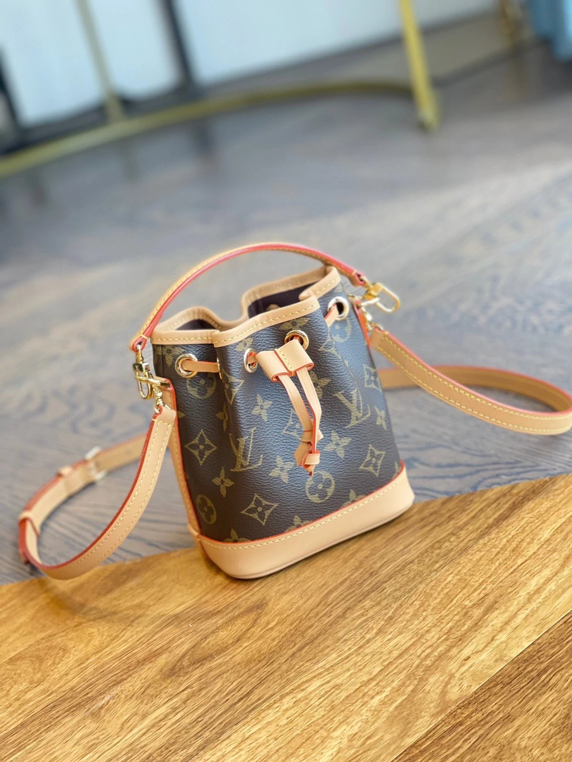LV NANO NOE M81266