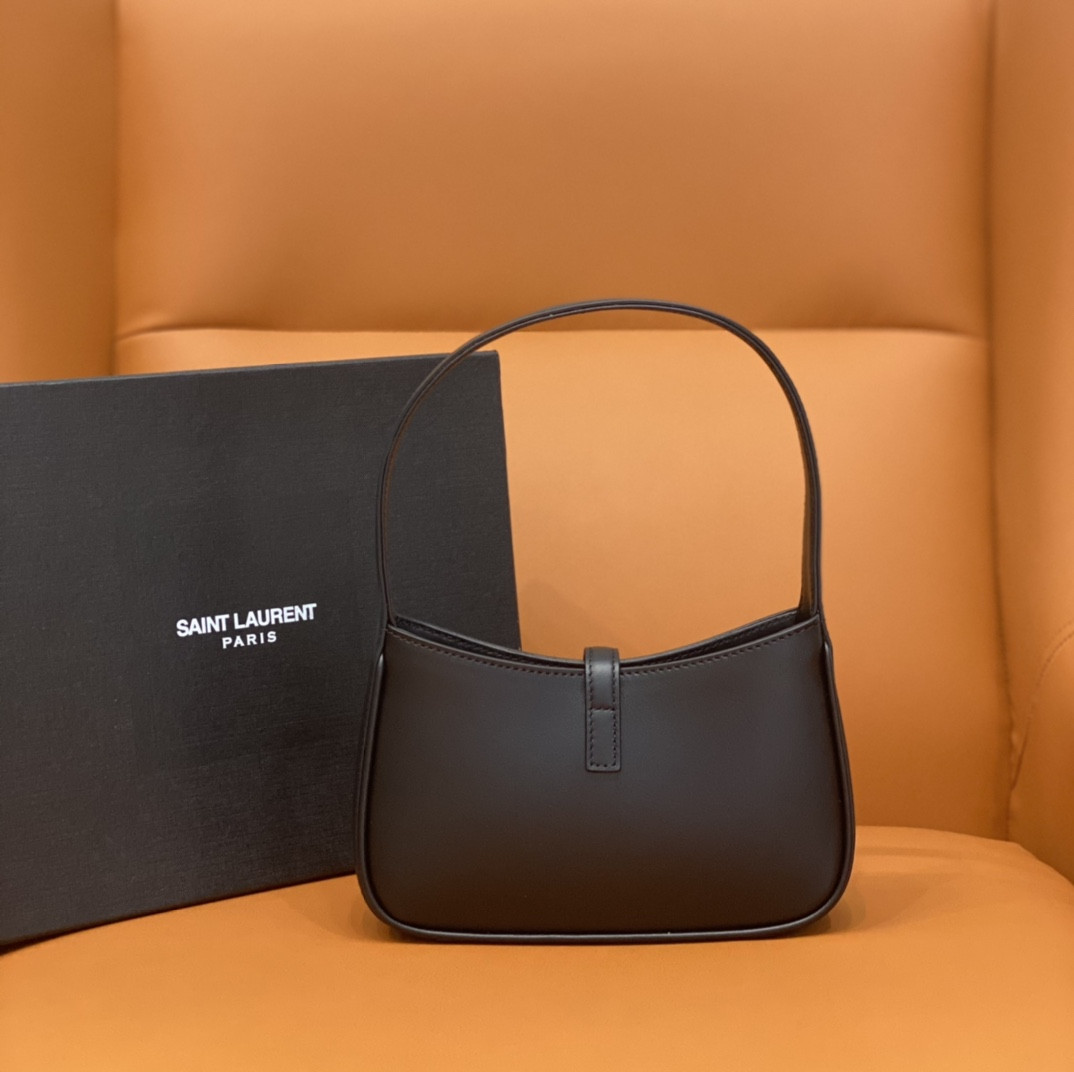 Y*L mini le 5 À 7 in smooth leather noir  19 x 11.5 x 4.5 cm