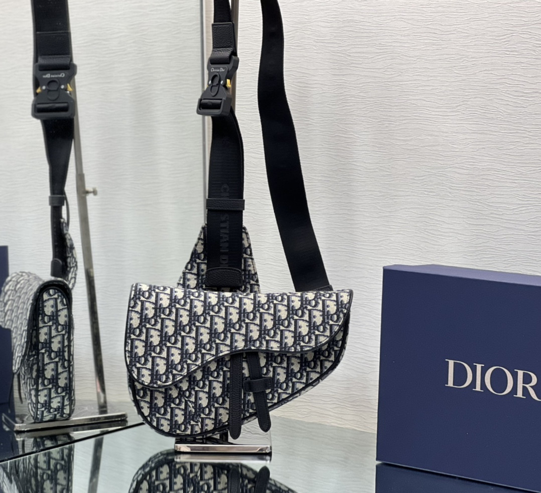 D*or saddle bag beige and black D*or oblique jacquard 26 x 19 x 4.5 cm