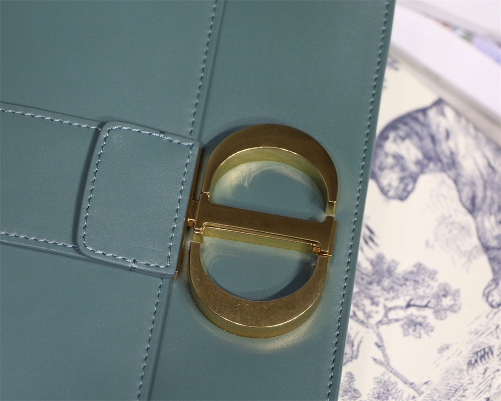 D*or 30 montaigne chain bag blue