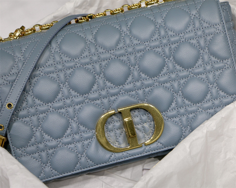 large d*or caro bag light blue S*pple cannage calfskin 29 x 18 x 10 cm