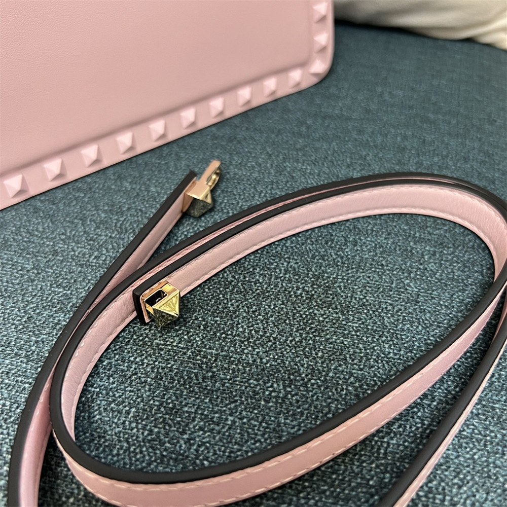 VALENTINO GARAVANI ROCKSTUD23 smooth calfskin handbag Pink