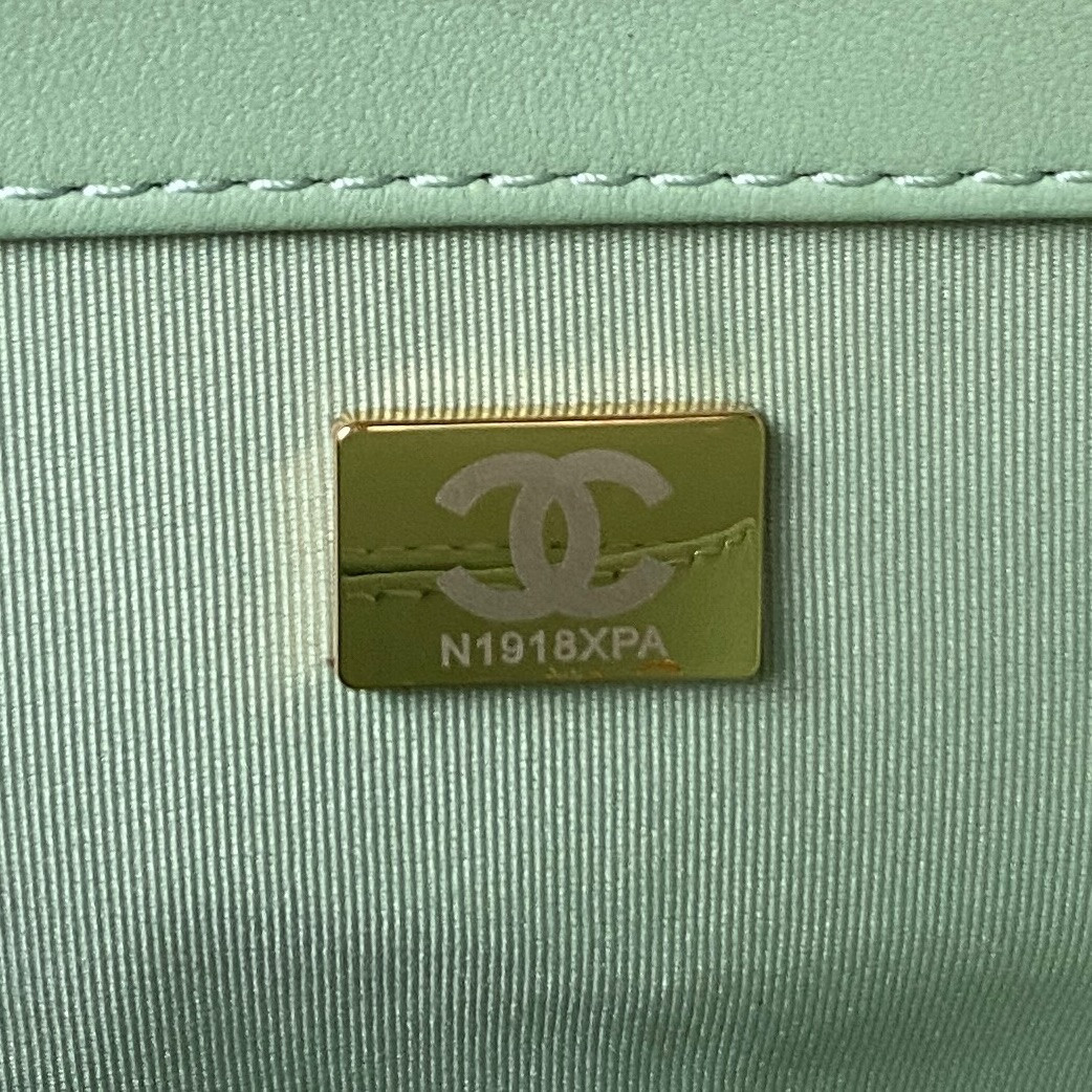 Ch*el baguette bag green 17.5×20×5cm