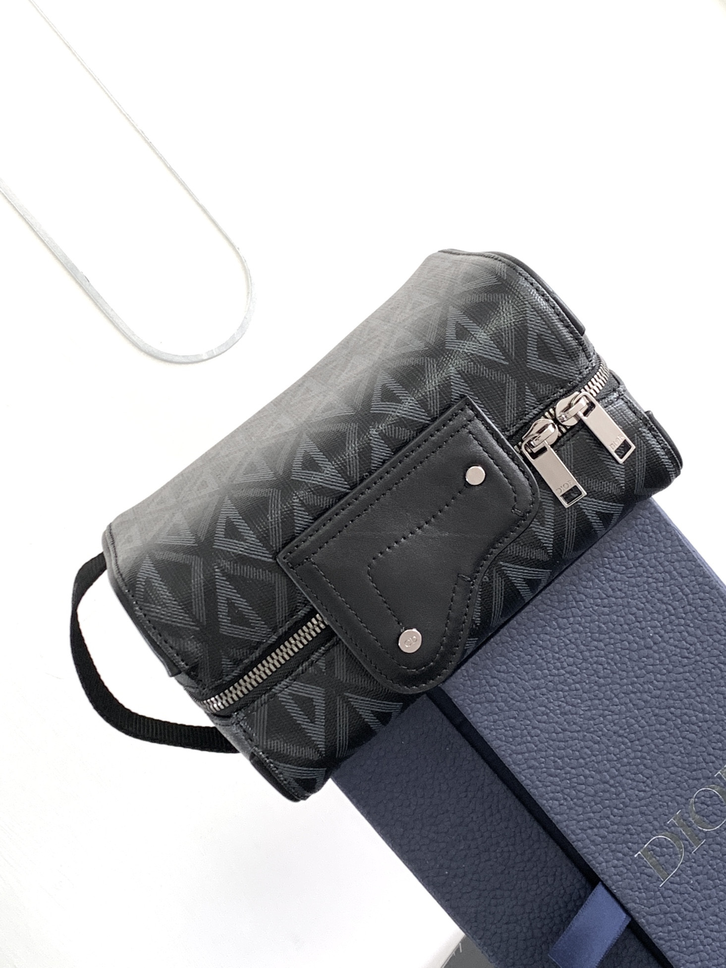 D*or lingot toiletry bag mirage technical fabric 8.5 x 5 x 4 inches