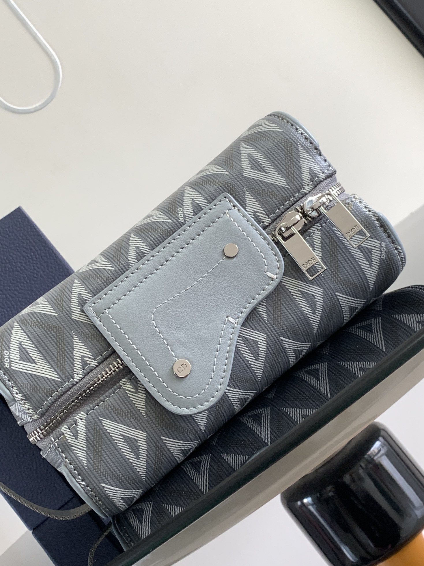 D*or lingot toiletry bag gray mirage technical fabric 8.5 x 5 x 4 inches