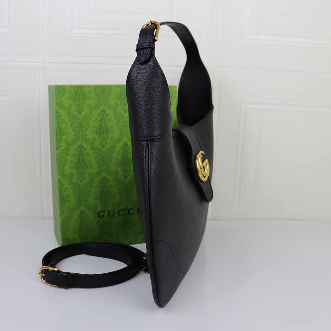G*u*i aphrodite medium shoulder bag w15.3" x h15" x d.8"