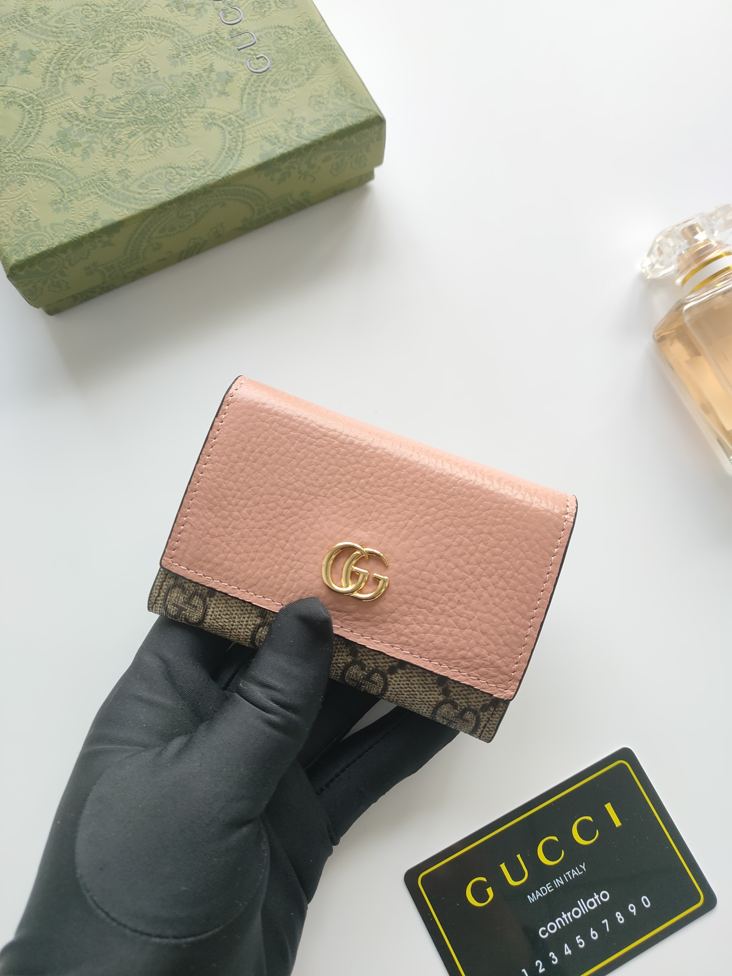 G*u*i gg card case wallet