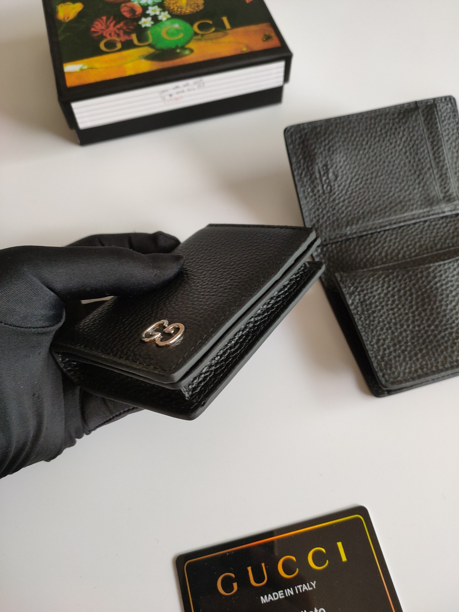 G*u*i gg  card case wallet
