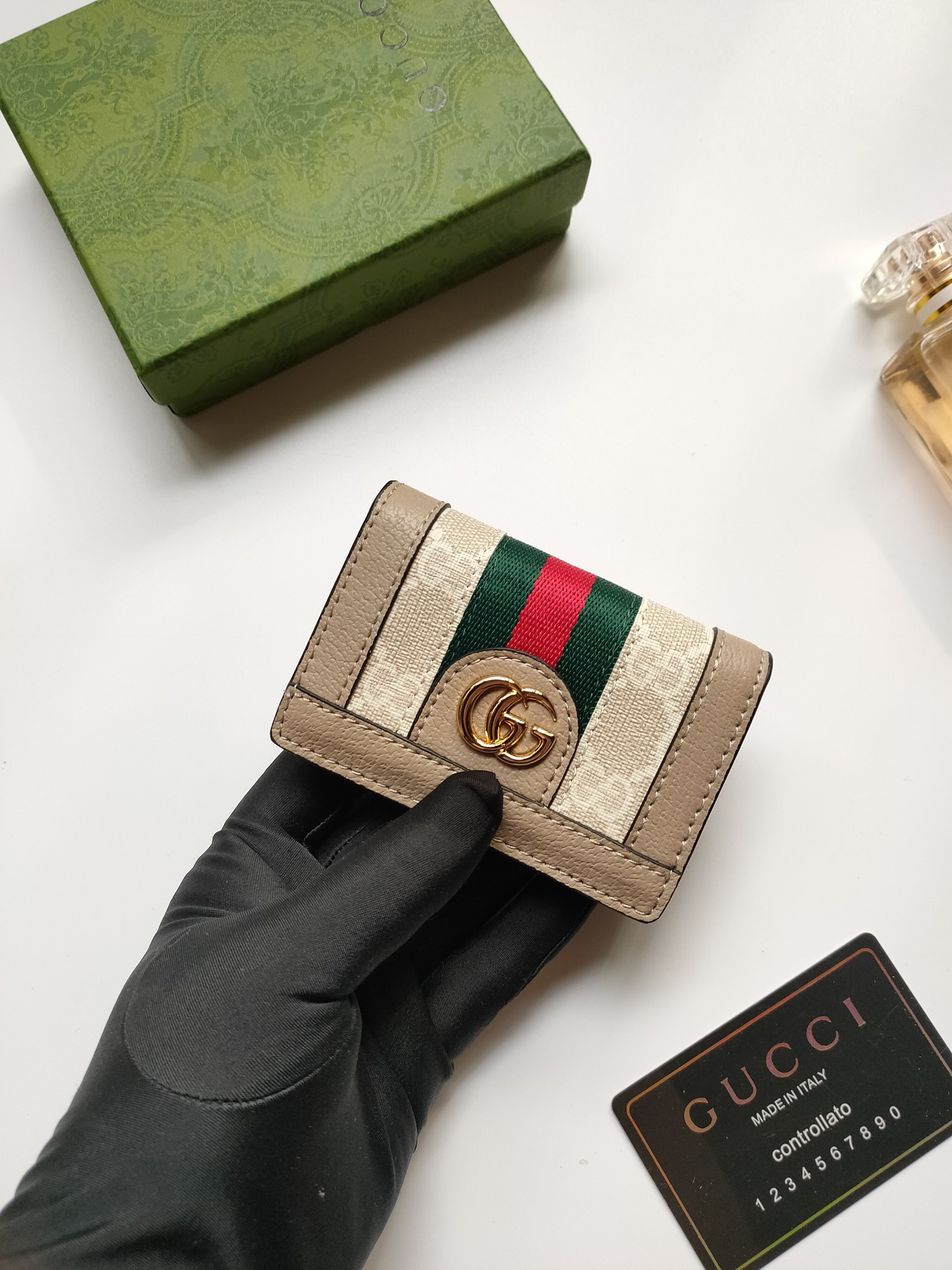 G*u*i gg card case wallet
