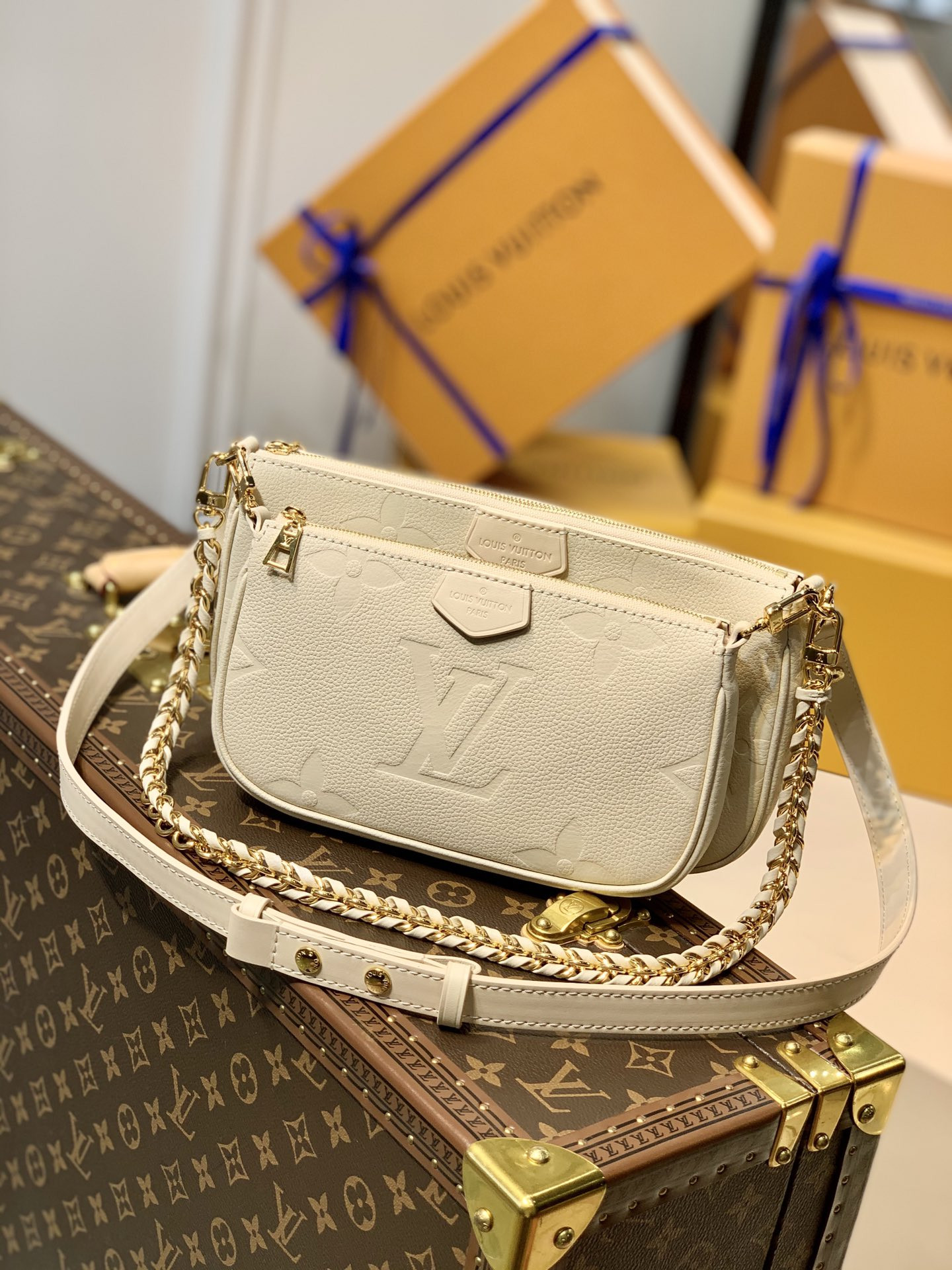 l0*is V*t0n m46568 multi pochette accessoires 9.4 x 5.3 x 1.6 inches