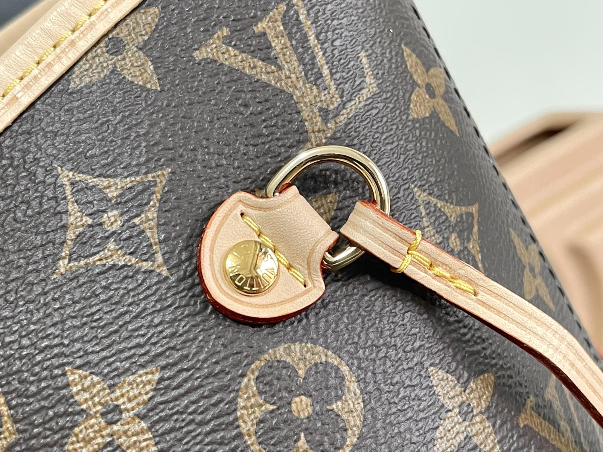 l0*is V*t0n m40995 neverfull mm 12.6 x 11.4 x 6.7 inches without box