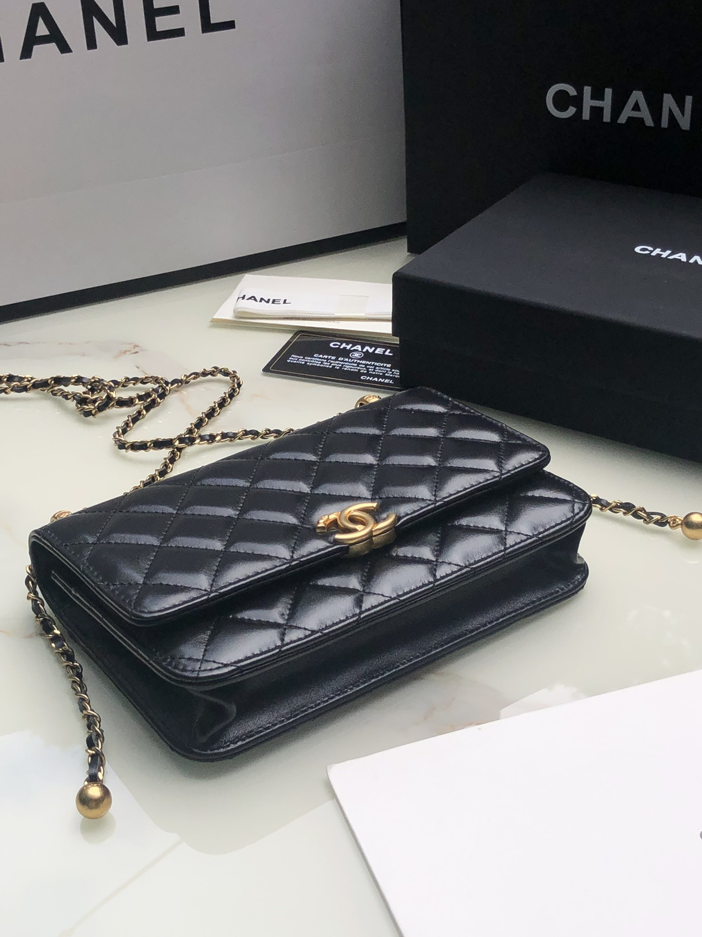 Ch*el classic wallet on chain black 4.8 × 7.5 × 1.4 in