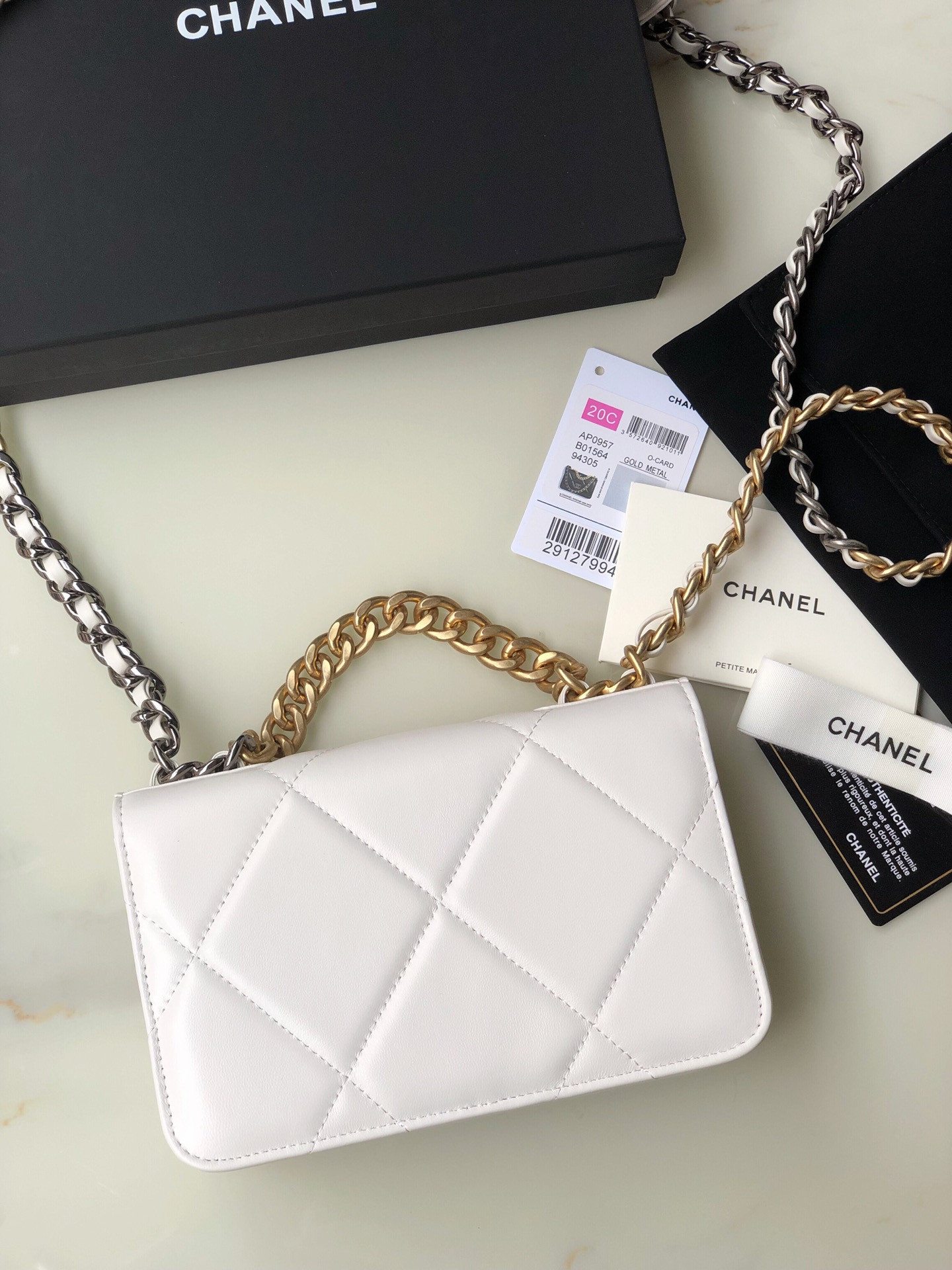 Ch*el classic wallet on chain 4.8 × 7.5 × 1.4 in