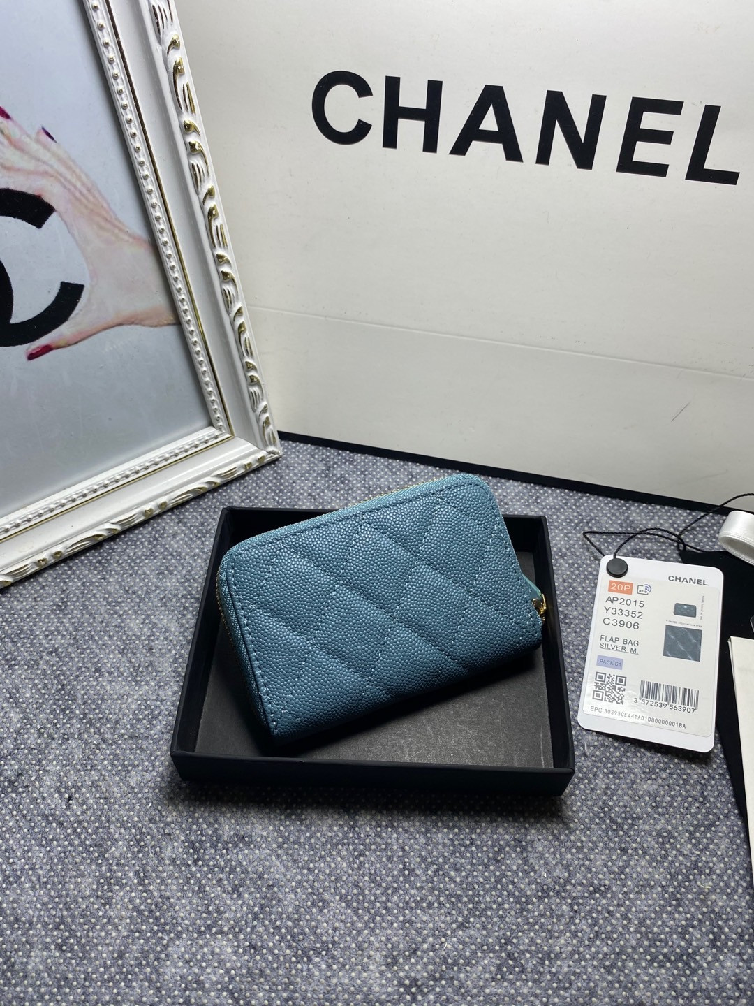Ch*el zipped coin purse 7.5x 11x 2.5cm