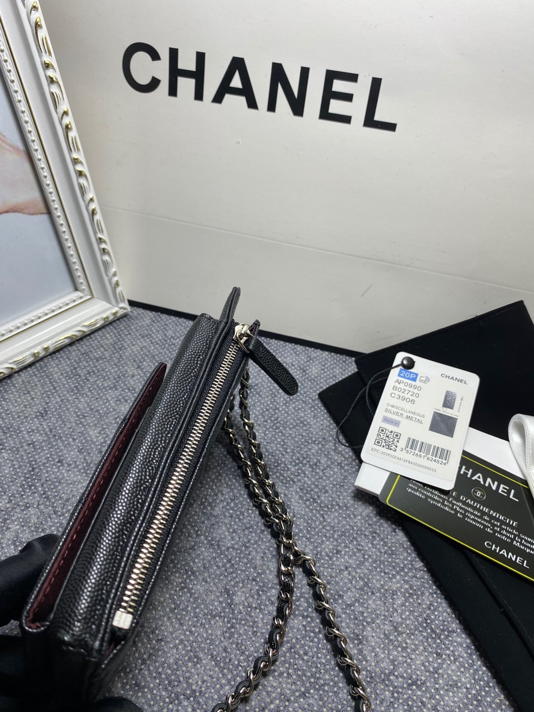 Ch*el long zipped wallet 19-11cm