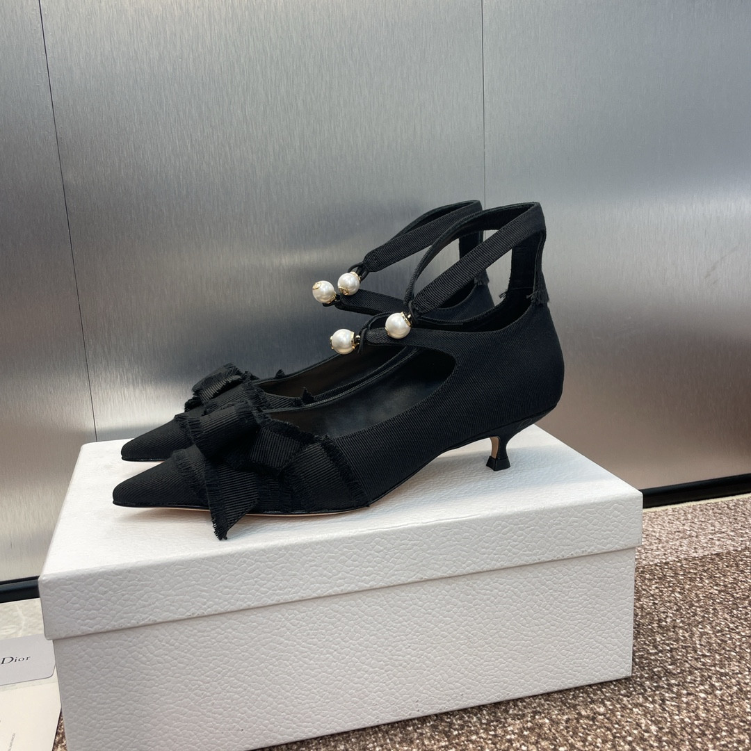 ua D*or aD*orable pump