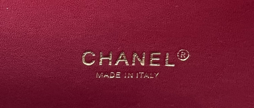 Ch*el classic 11.12 handbag tweed & gold-tone metal   6 × 9.9 × 2.5 in