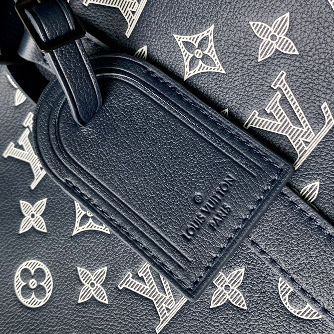 LV Keepall Bandoulière 50  19.7 x 11.4 x 9.1 inches