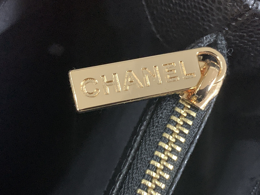 Ch*el gst caviar leather hardware 24x33x13cm