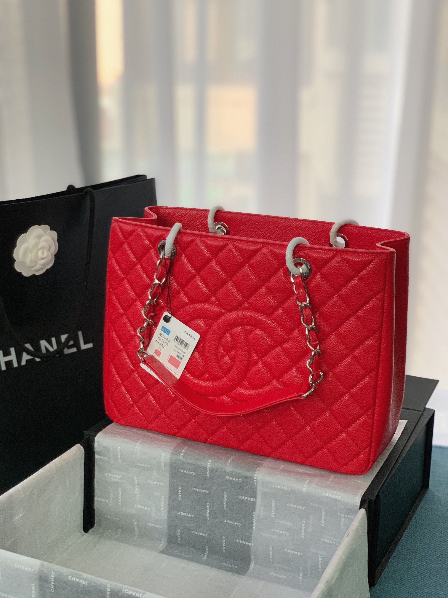 Ch*el gst caviar leather hardware 24x33x13cm