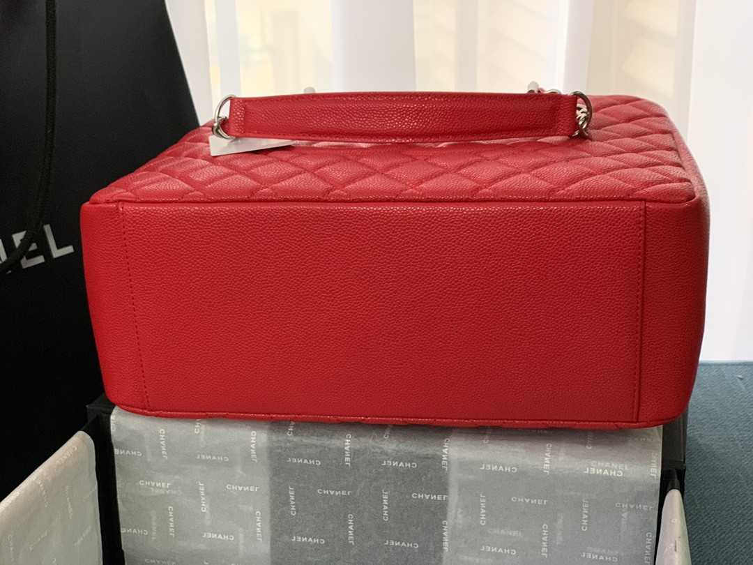 Ch*el gst caviar leather hardware 24x33x13cm