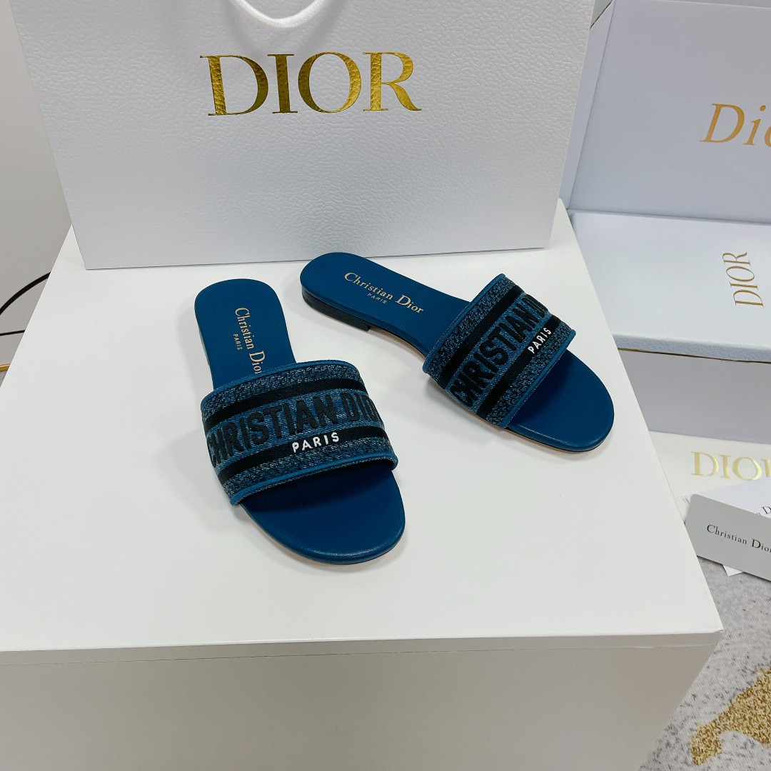 ua D*or dway slide