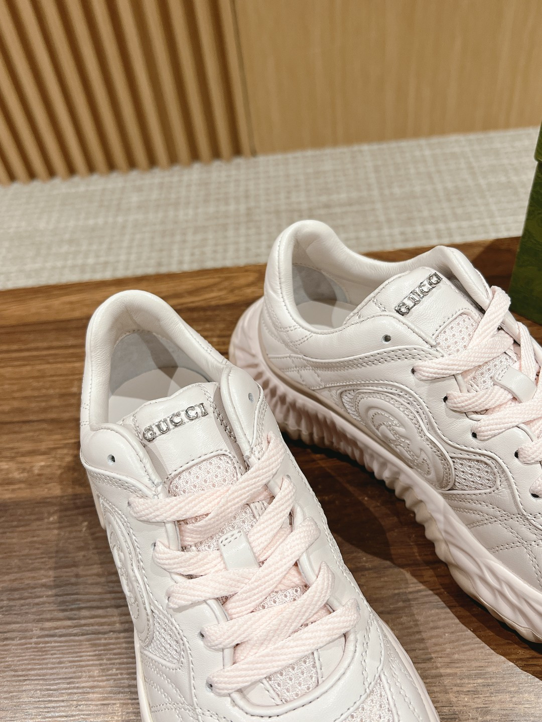 ua G*u*i ripple sneaker