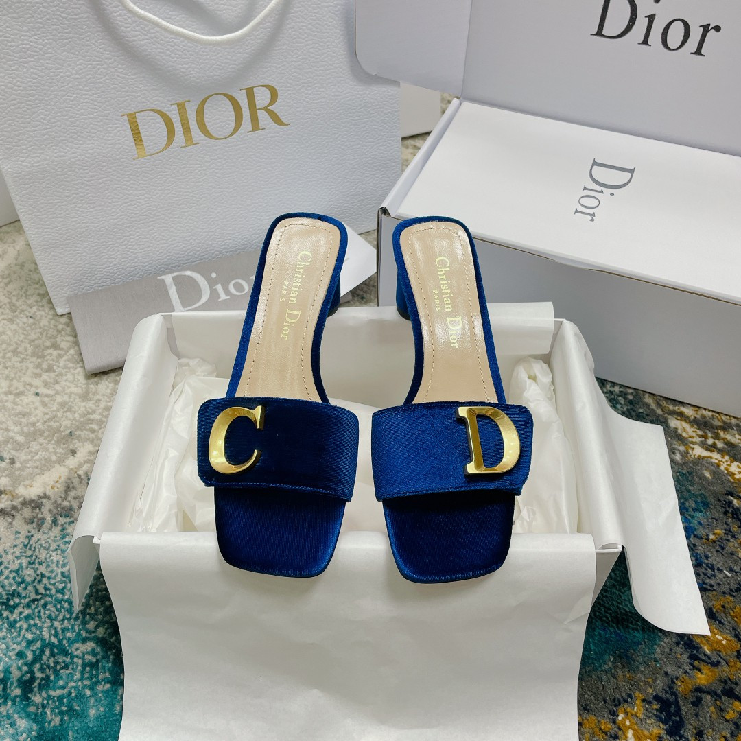 ua D*or or c'est D*or heeled slide