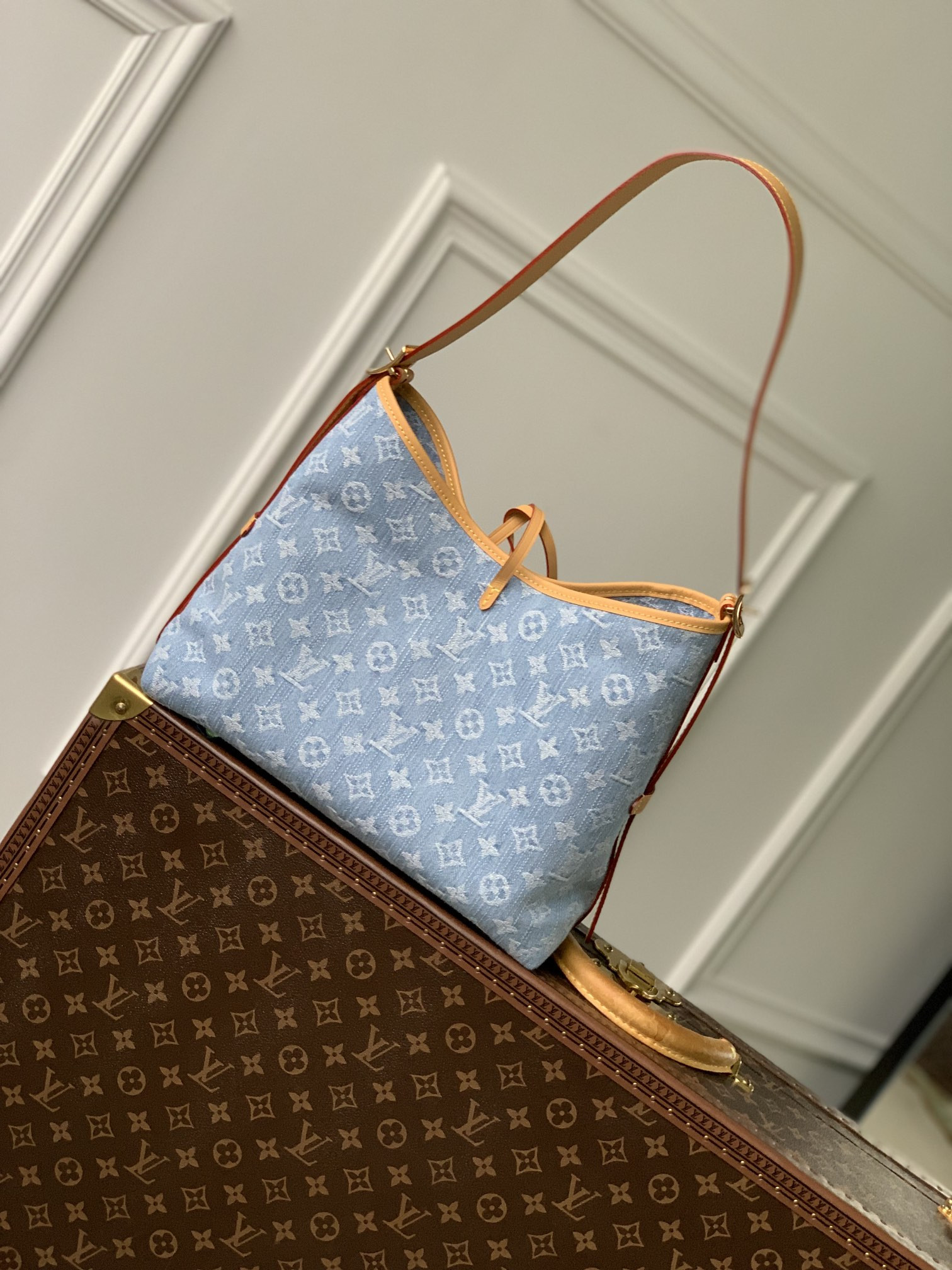 LV CarryAll PM M11462  11.4 x 9.4 x 4.7 in