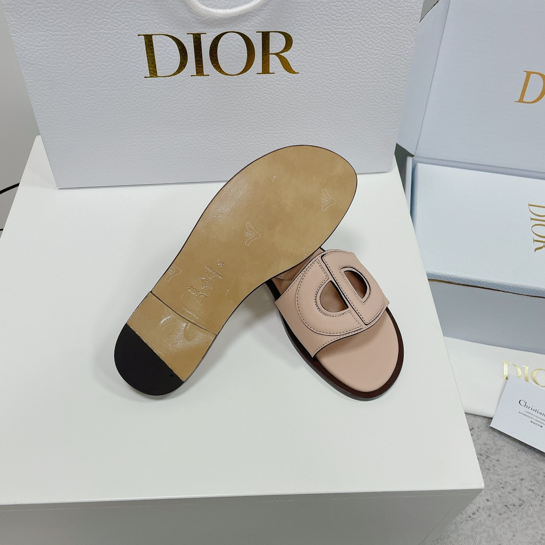 ua D*or d-club slide