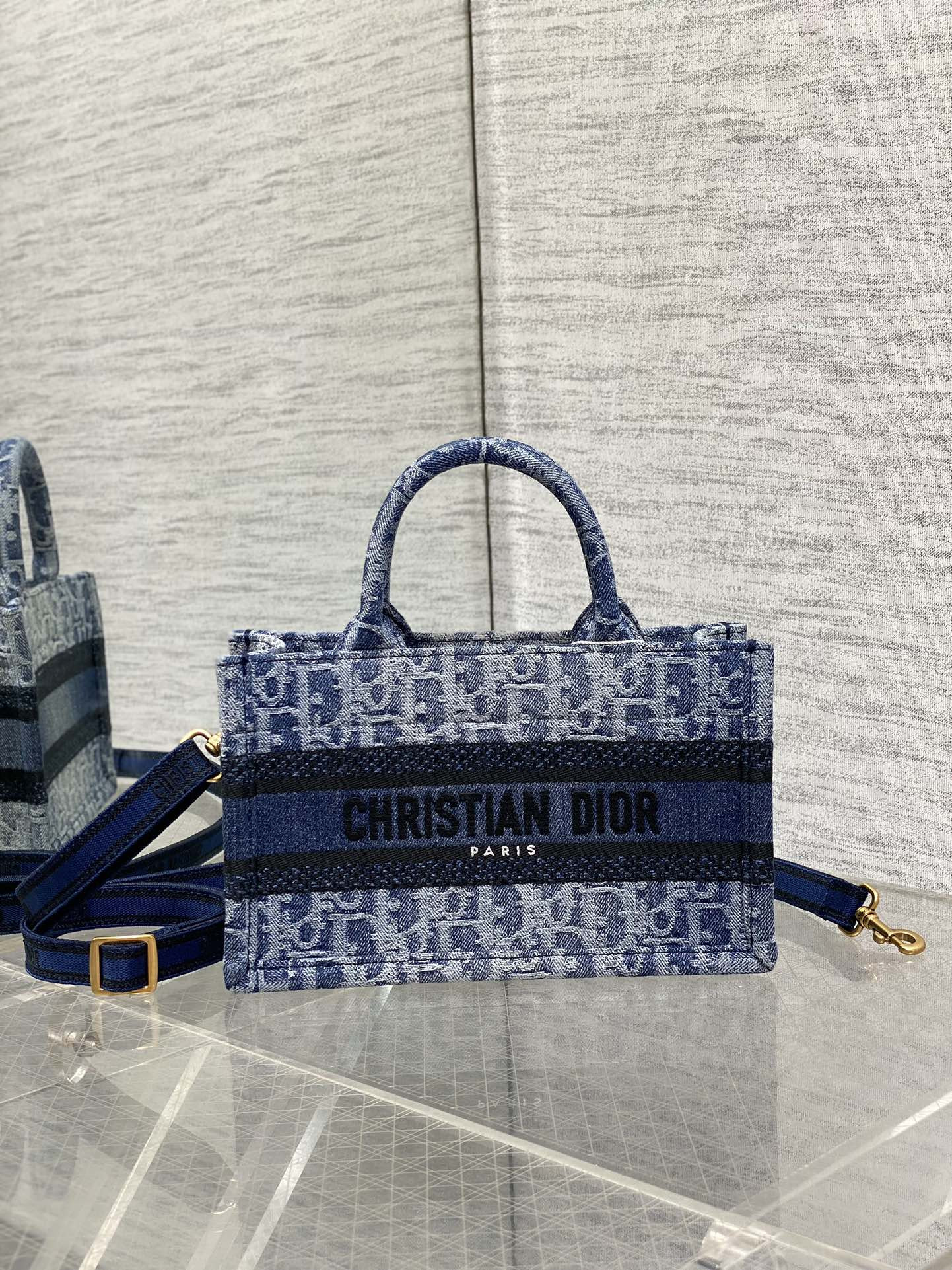 mini D*or book tote blue denim D*or oblique jacquard 21.5 x 13 x 7.5 cm