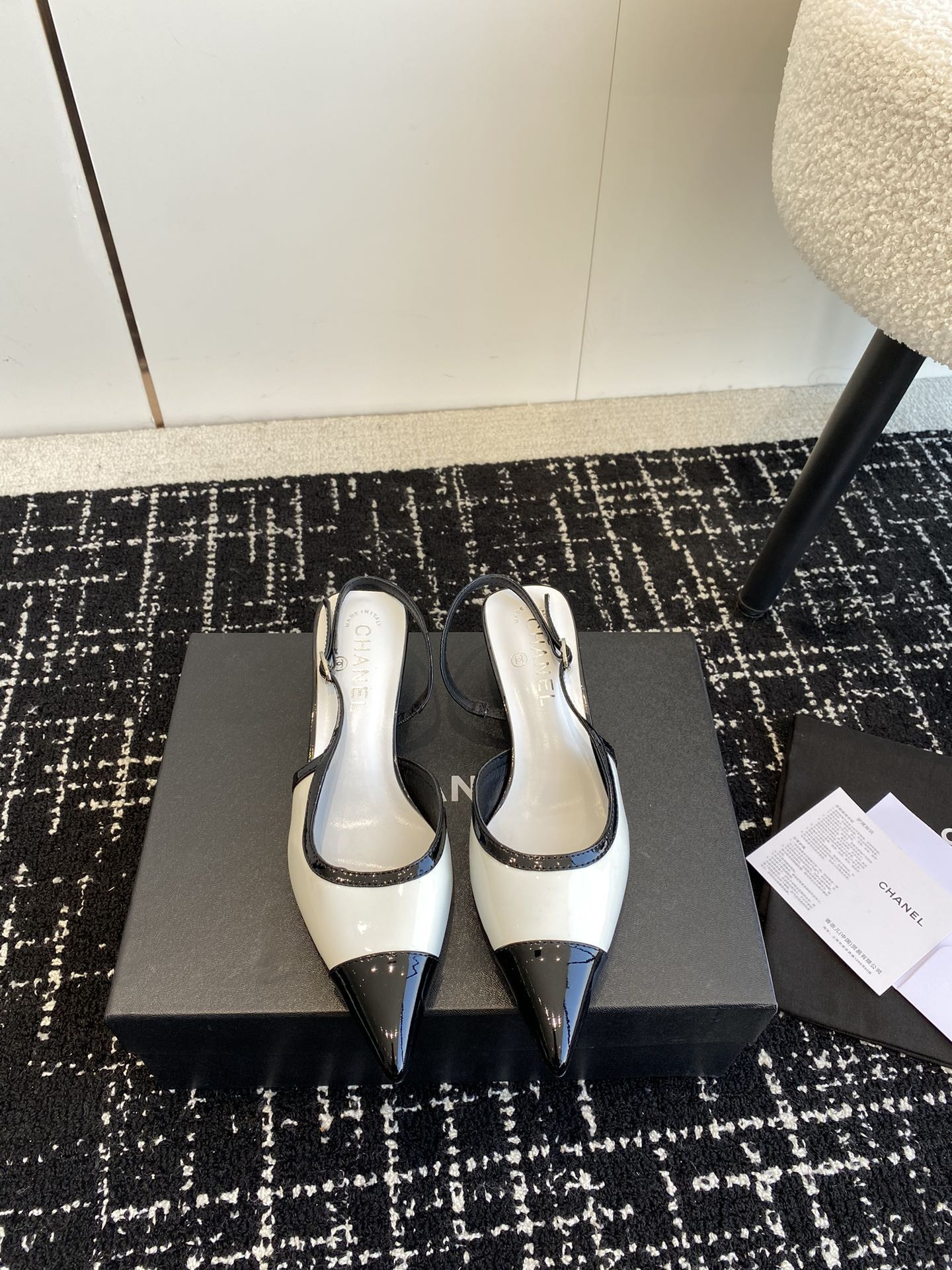 ua Ch*el slingbacks