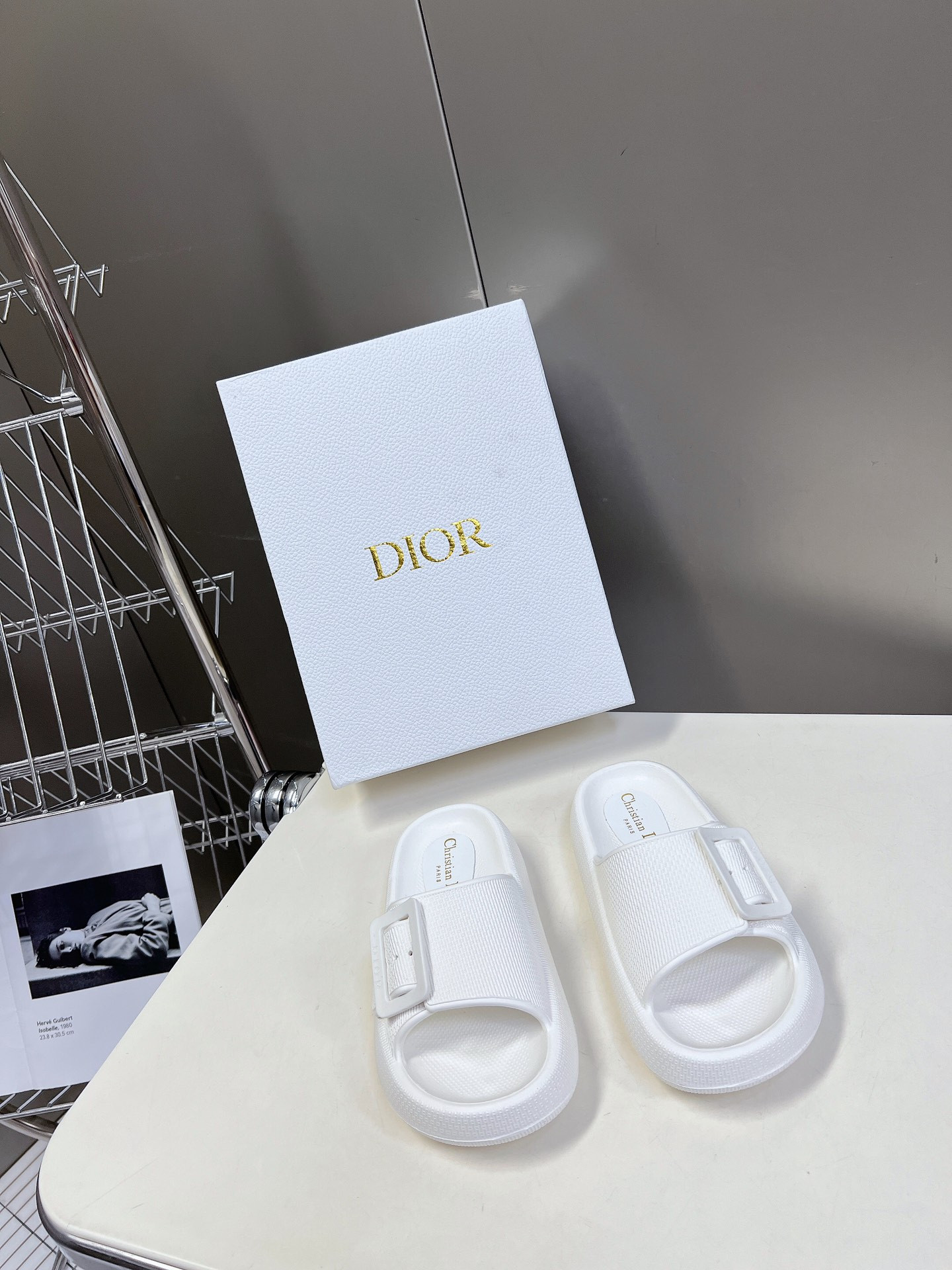 ua D*or slide