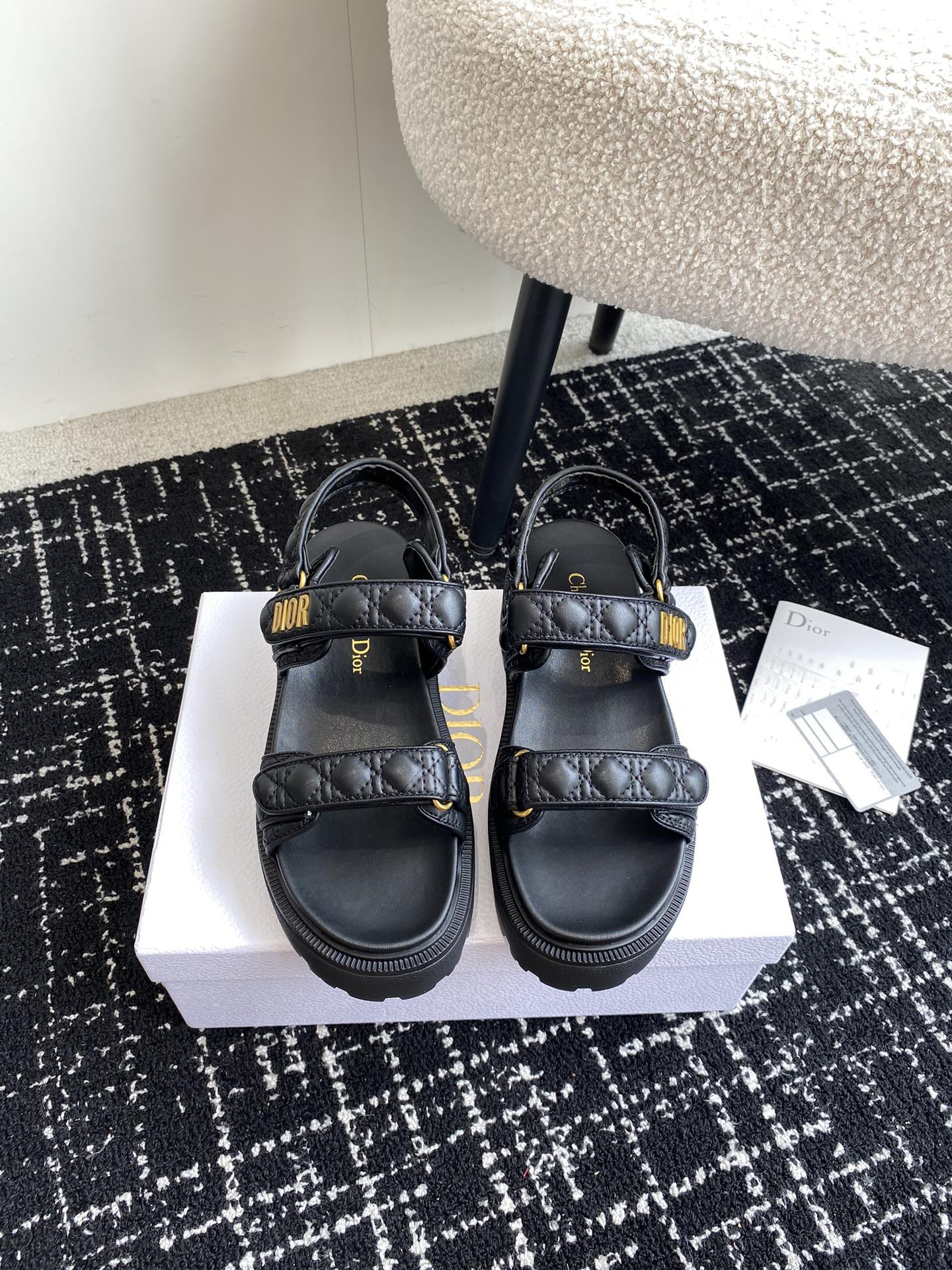 ua D*oract platform sandal