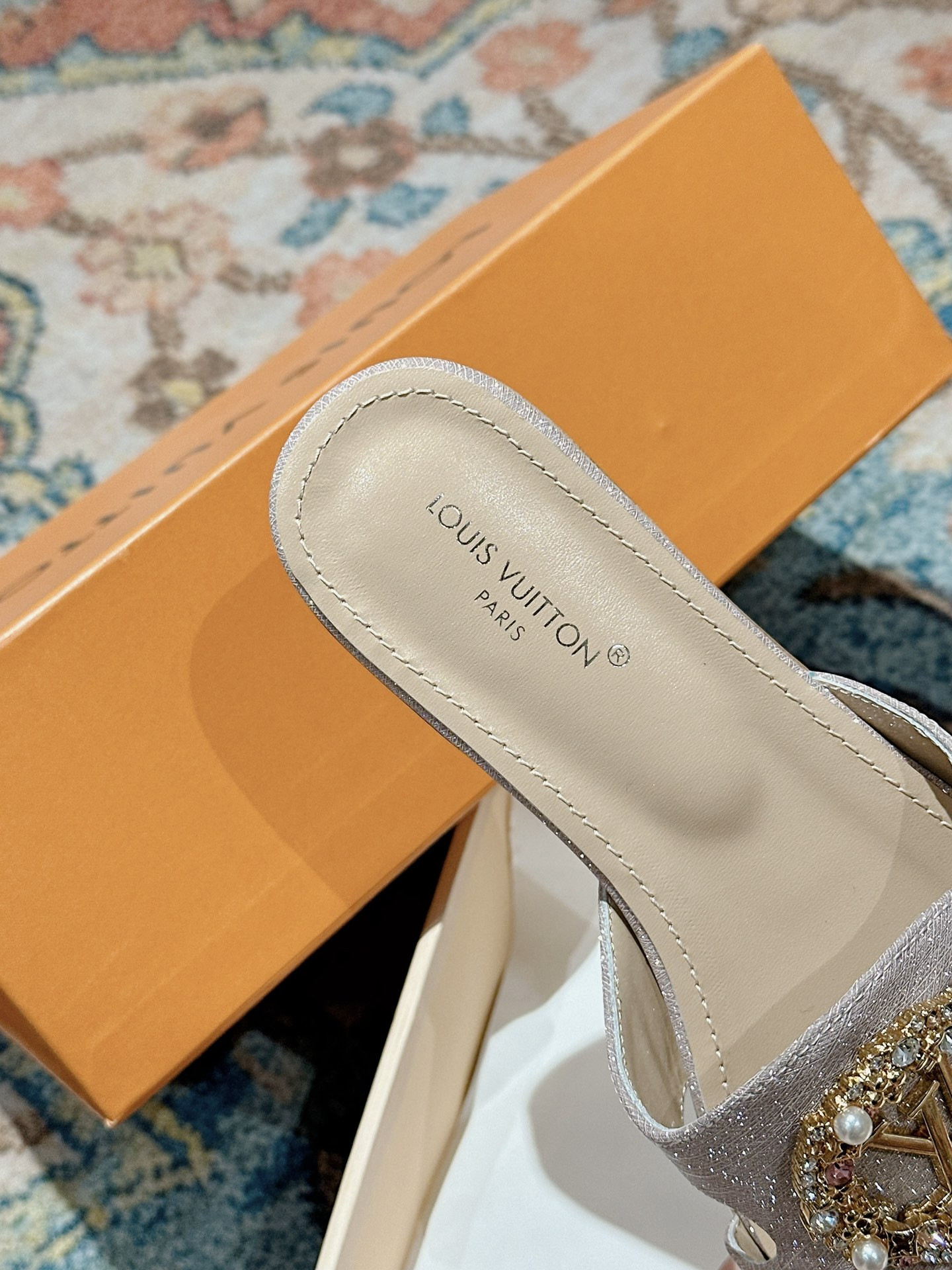 UA LV Flat Mule