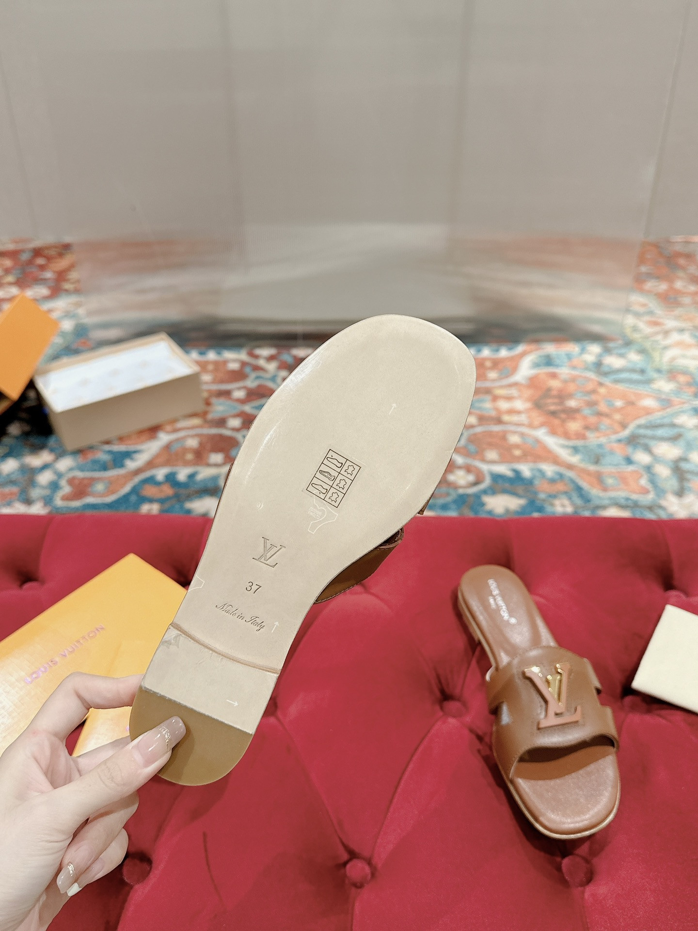 UA LV Flat Mule
