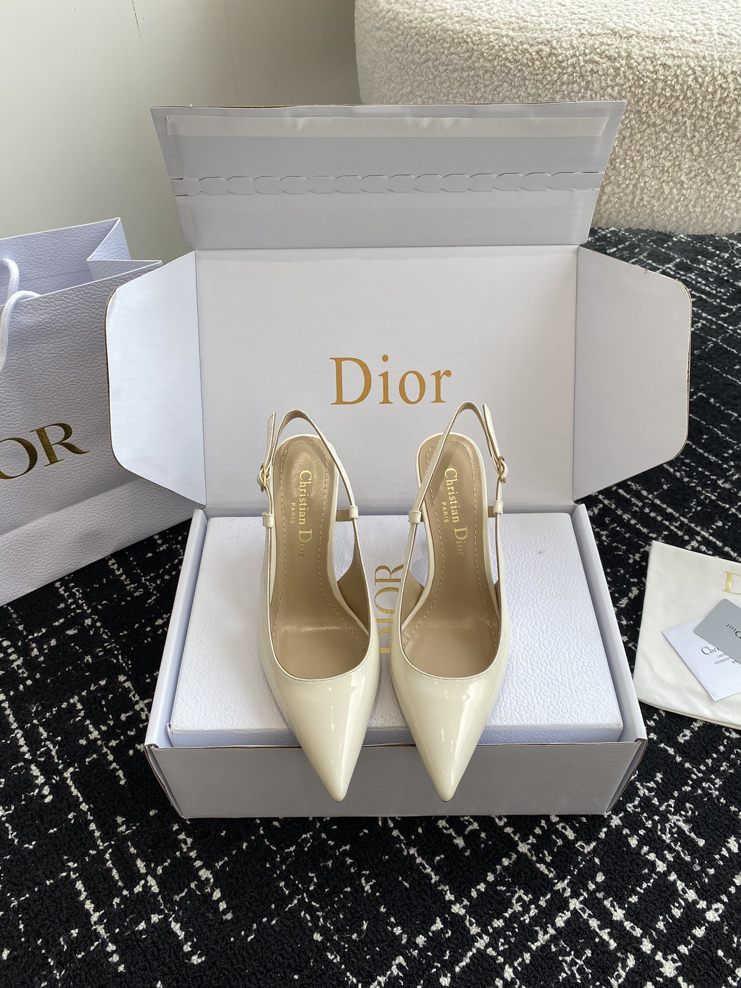 ua D*or tribales slingback pump