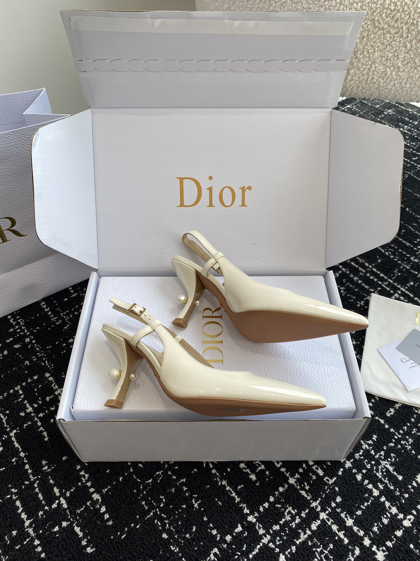 ua D*or tribales slingback pump