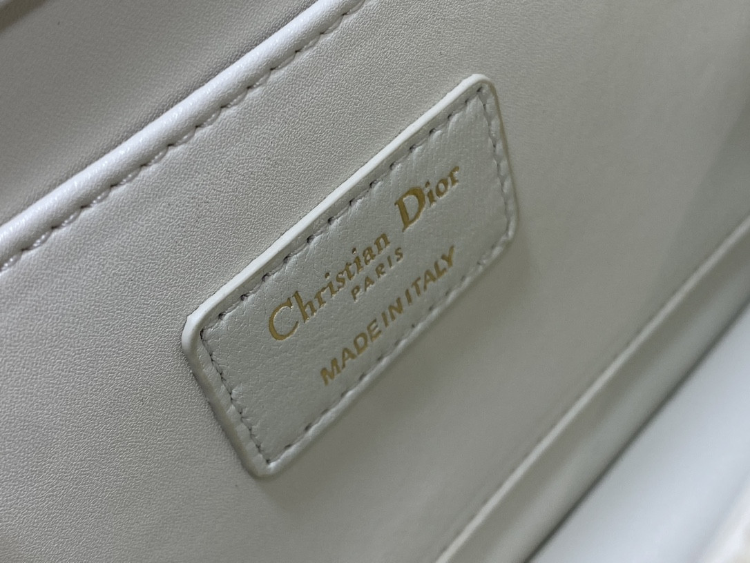D*or medium D*or ange bag latte macrocannage calfskin 26 x 17 x 9 cm