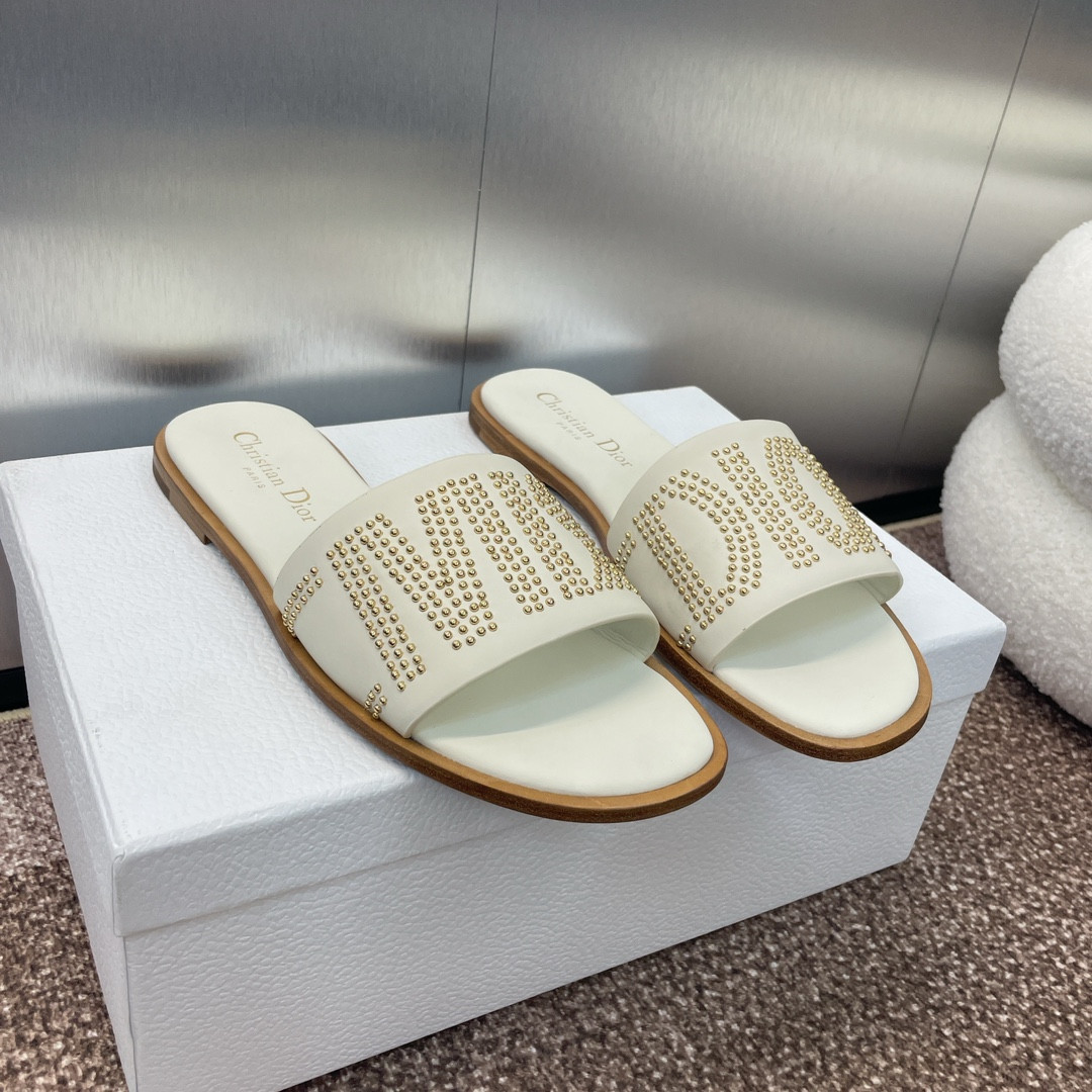 ua D*or dway slide