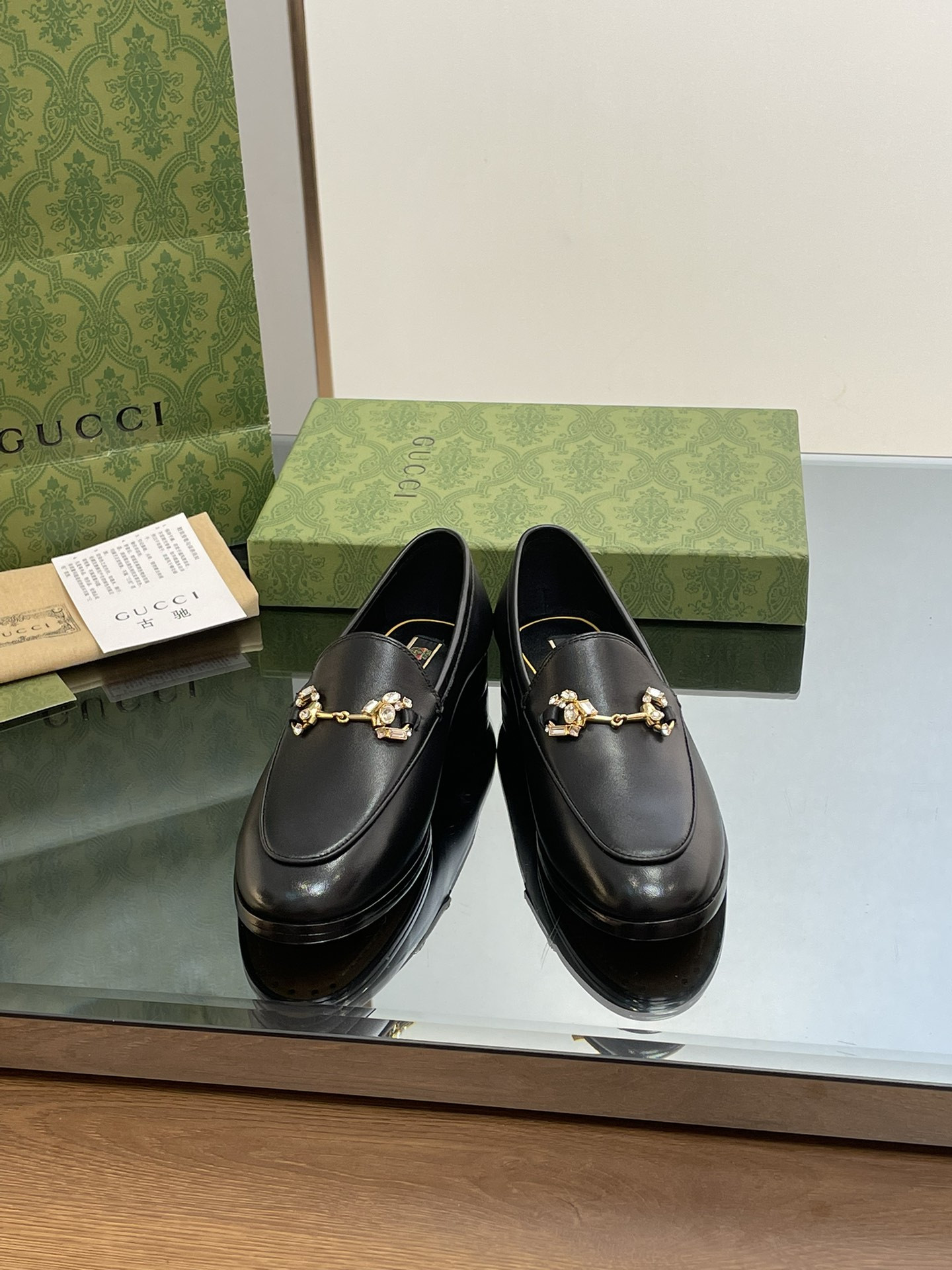 ua G*u*i horsebit loafer