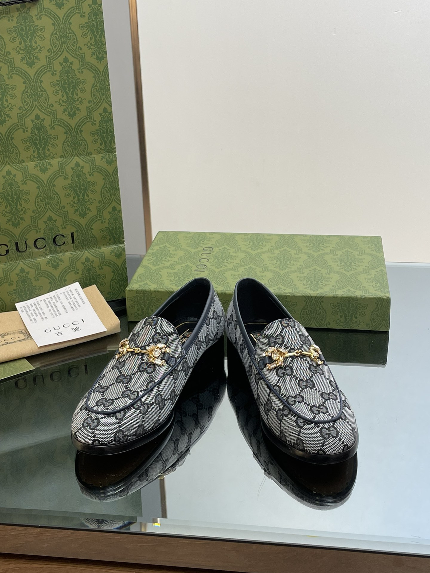 ua G*u*i horsebit loafer