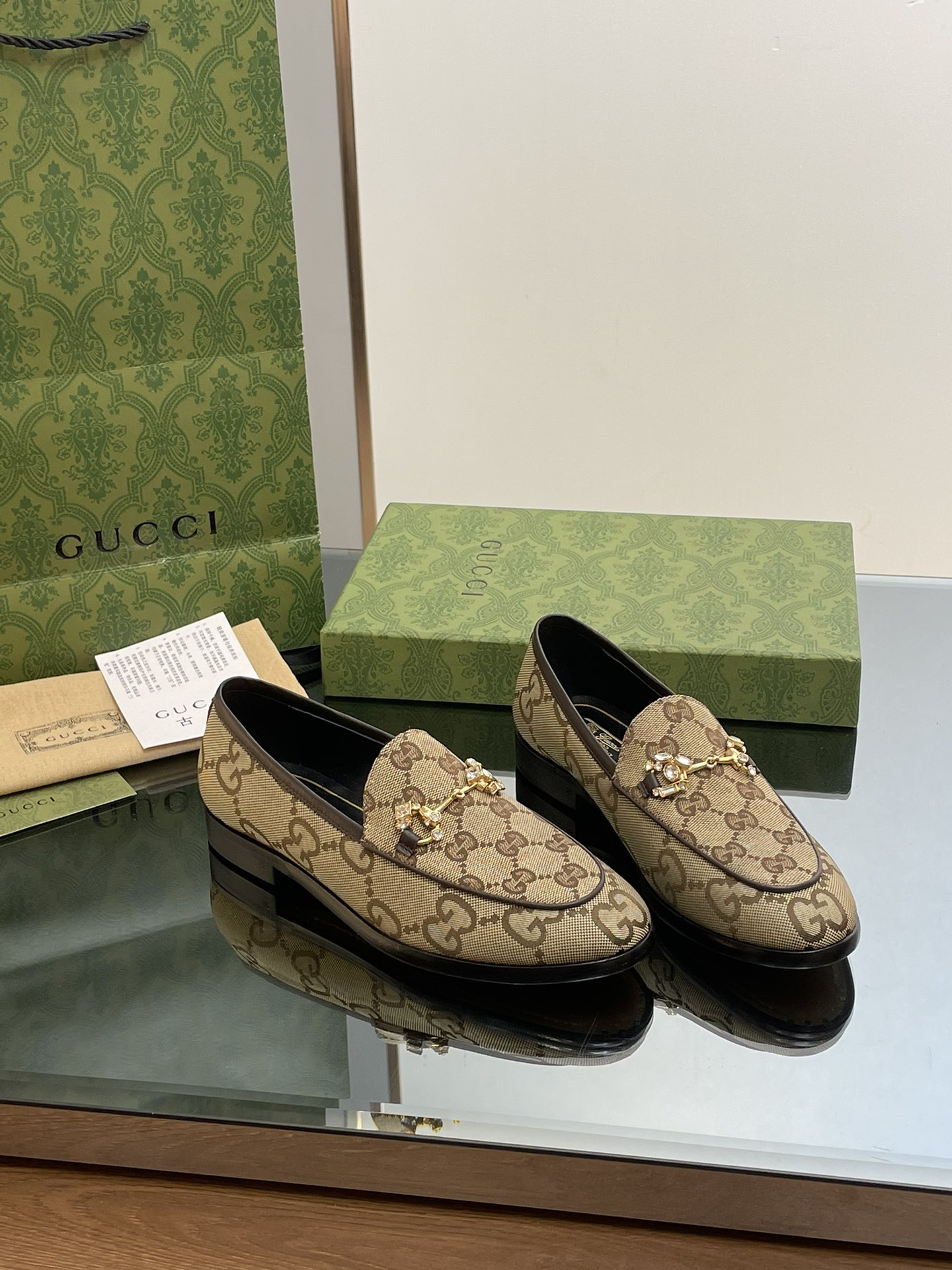 ua G*u*i horsebit loafer
