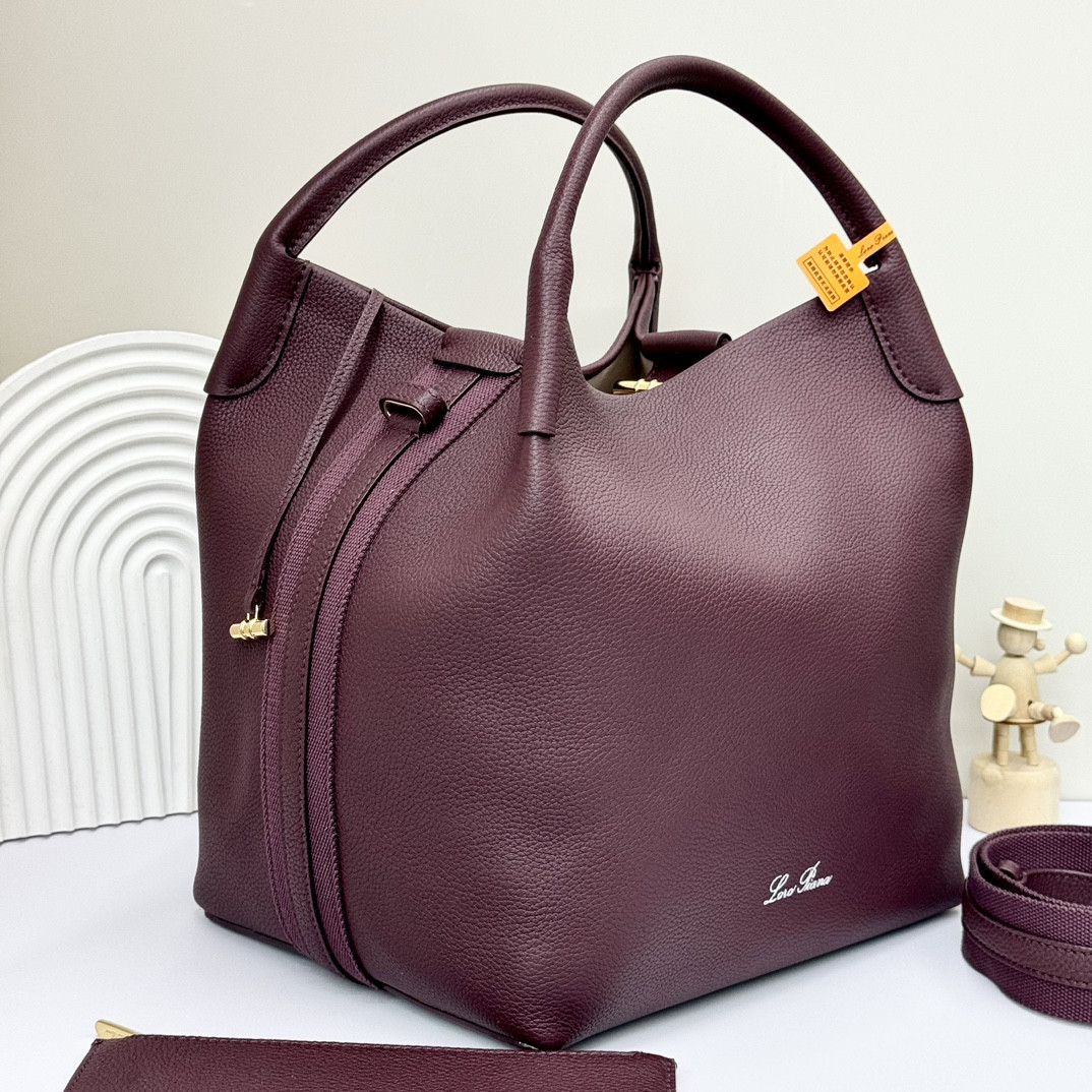 L**o p*ana large bale bag grained calfskin 24 x 20 x 27 cm