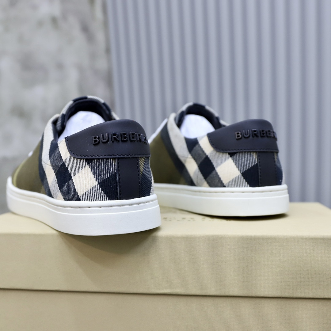 ua B**rry sneakers