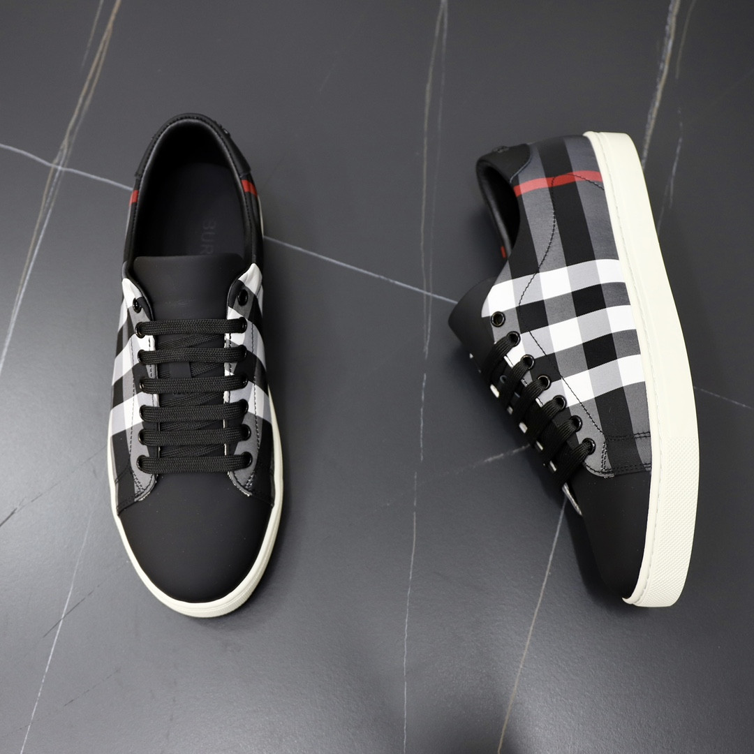 ua B**rry check sneakers