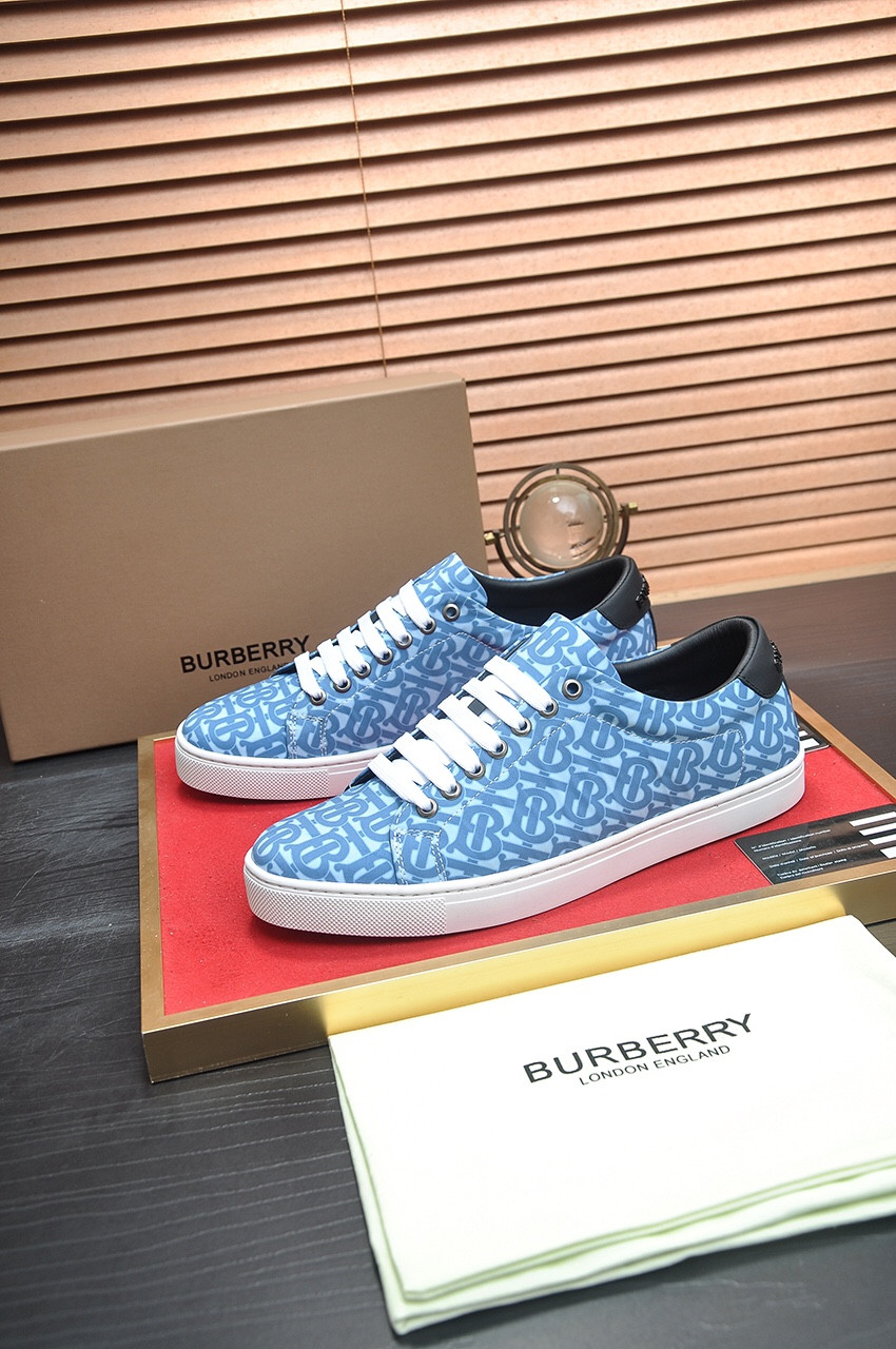 ua B**rry sneakers